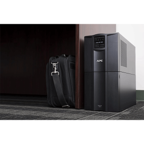 APC Smart-UPS 2200VA LCD 230V with SmartConnect (SMT2200IC)